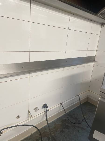 Nettoyage d'une cuisine de restaurant à Strasbourg.