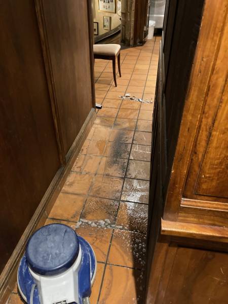 Nettoyage et décrassage de la Maison Kammerzell à Strasbourg. 