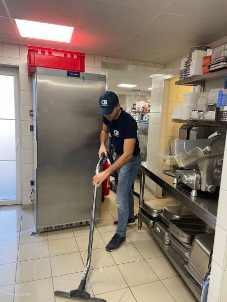 Nettoyage complet de cuisine de restaurant à Hindisheim.